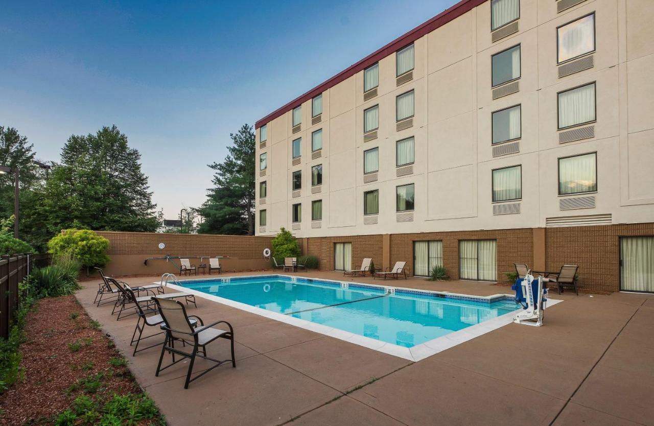 Red Roof Inn Plus Boston - Mansfield - Foxboro Exterior photo
