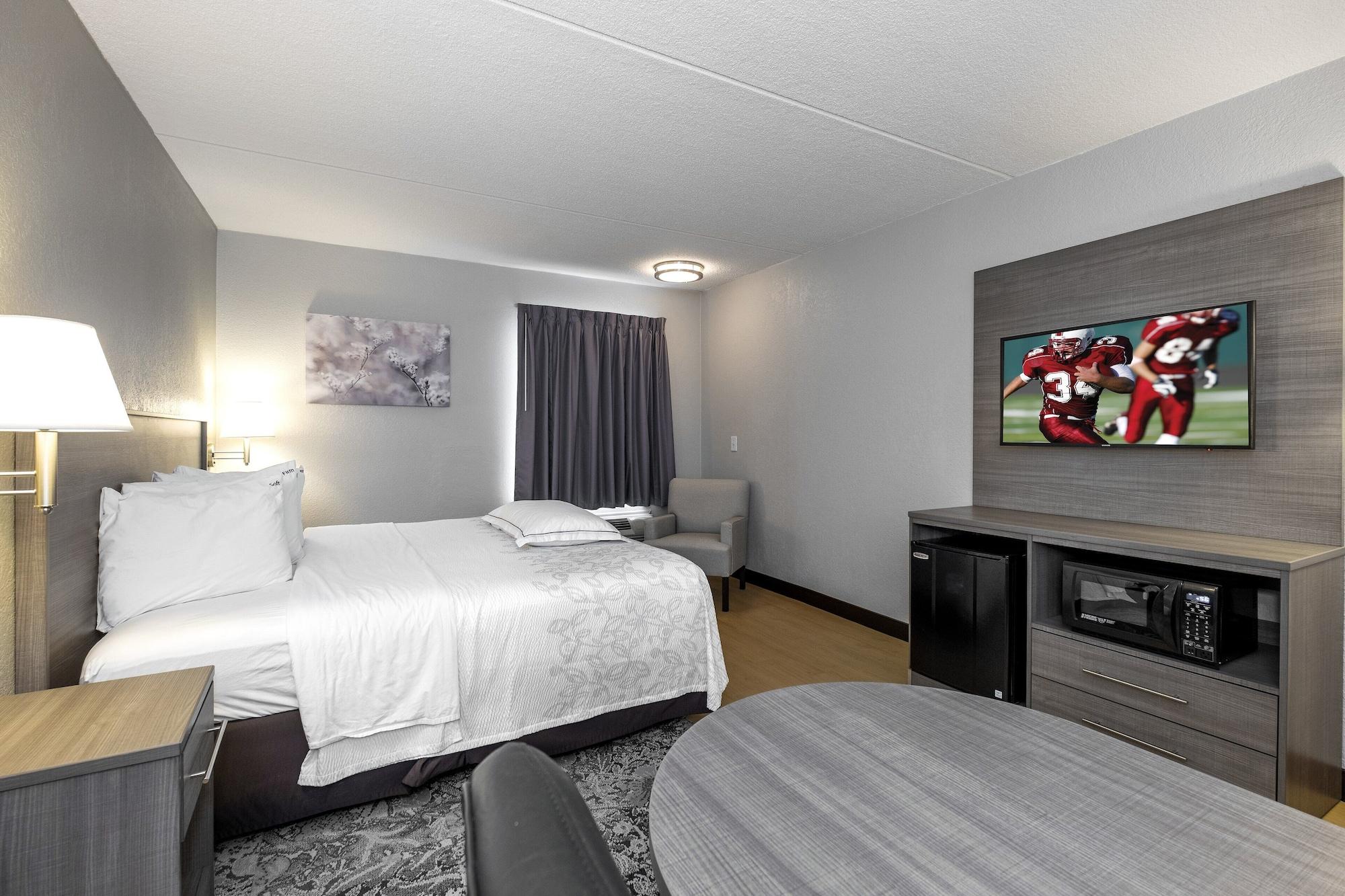 Red Roof Inn Plus Boston - Mansfield - Foxboro Exterior photo