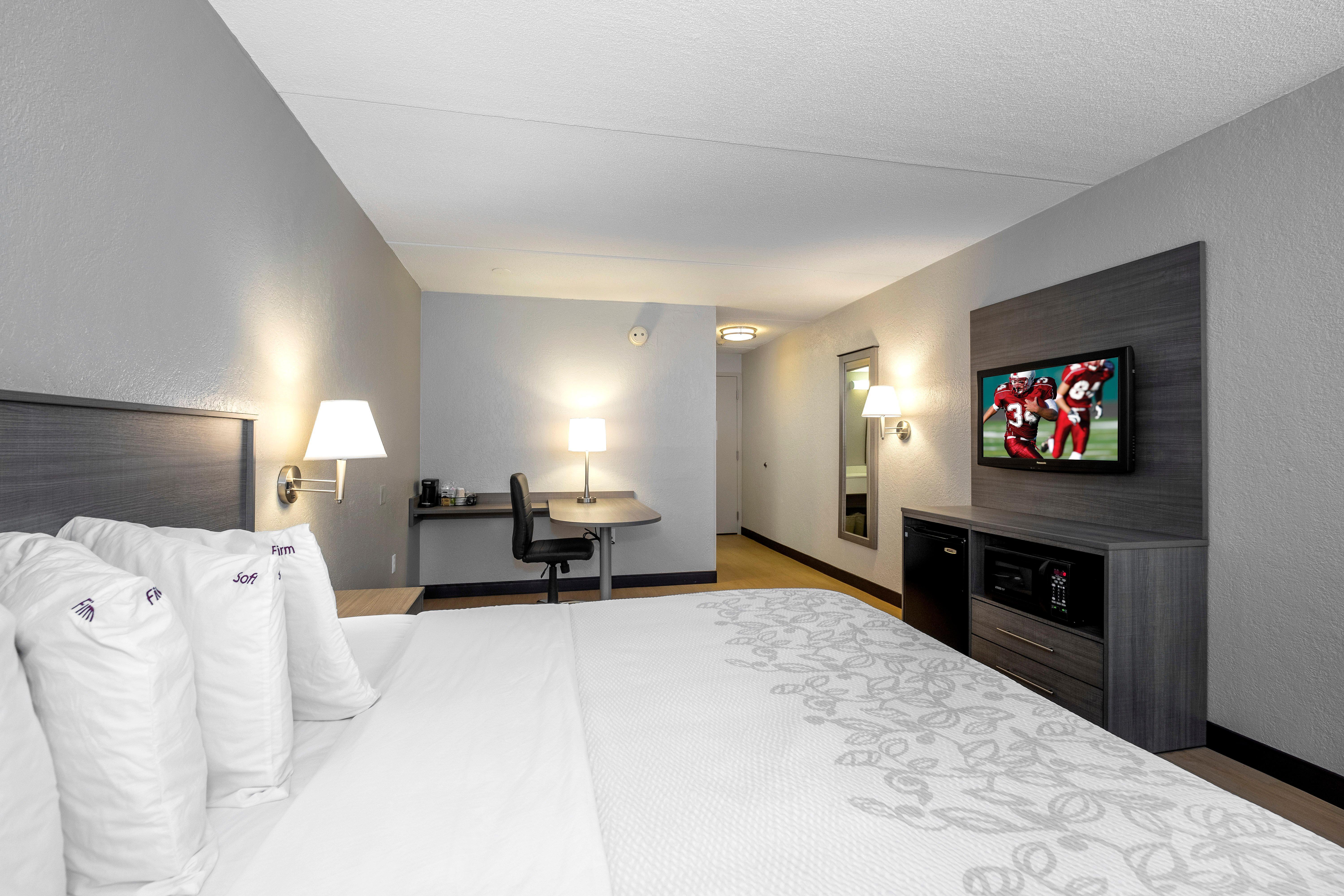 Red Roof Inn Plus Boston - Mansfield - Foxboro Exterior photo