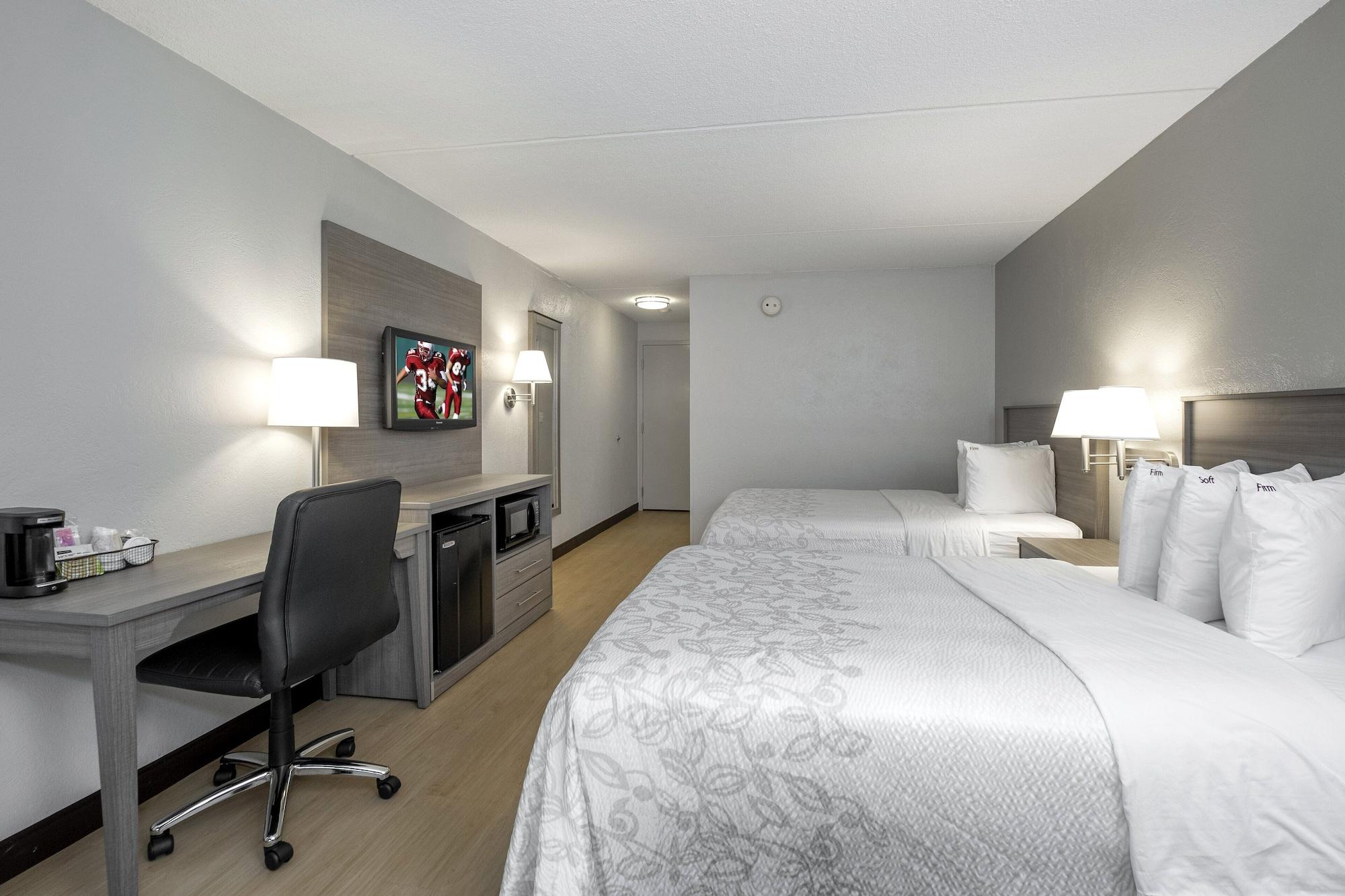 Red Roof Inn Plus Boston - Mansfield - Foxboro Exterior photo