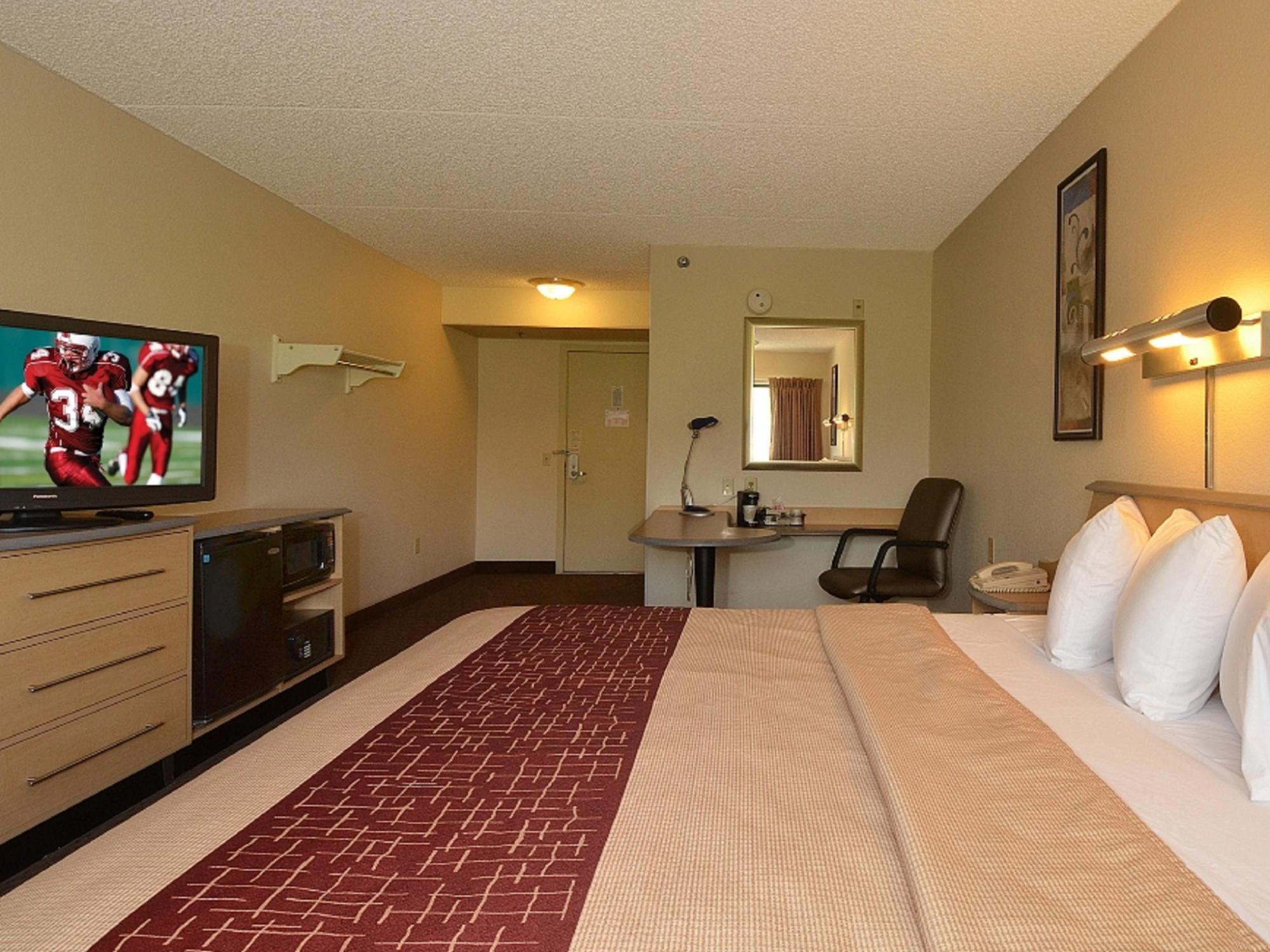 Red Roof Inn Plus Boston - Mansfield - Foxboro Exterior photo