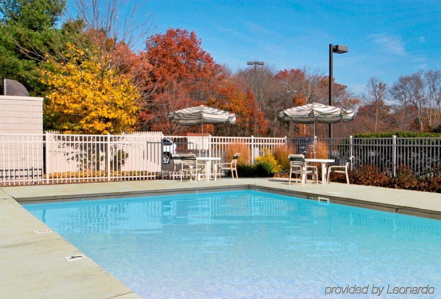 Red Roof Inn Plus Boston - Mansfield - Foxboro Exterior photo