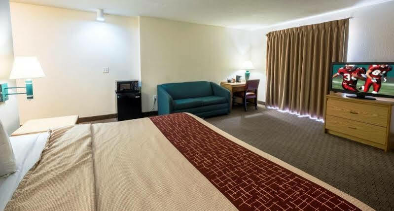 Red Roof Inn Plus Boston - Mansfield - Foxboro Exterior photo