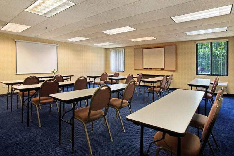 Red Roof Inn Plus Boston - Mansfield - Foxboro Exterior photo